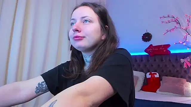 Snapshot of LilaVame chatting on 12/14/25, 08:13 LilaVame online show from 12/14/25, 08:13