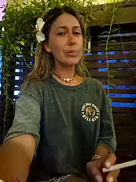 Snapshot of CelynaRoss chatting on 02/18/26, 02:24 CelynaRoss online show from 02/18/26, 02:24