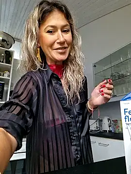 CelynaRoss online show from 05/12/26, 01:19