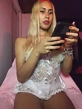 Snapshot of AngelinaSexFit chatting on 12/20/25, 03:13 AngelinaSexFit online show from 12/20/25, 03:13