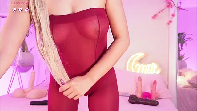 mili moon  online show from 10/12/25, 12:37