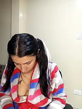 karinnahotdirty online show from 10/18/25, 10:21