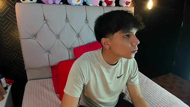 Snapshot of Thiago_Kozak chatting on 09/19/25, 12:50 Thiago Kozak online show from 09/19/25, 12:50