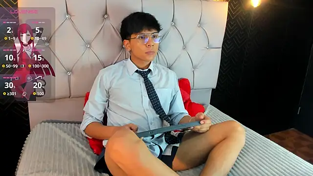 Snapshot of Thiago_Kozak chatting on 09/26/25, 12:53 Thiago Kozak online show from 09/26/25, 12:53