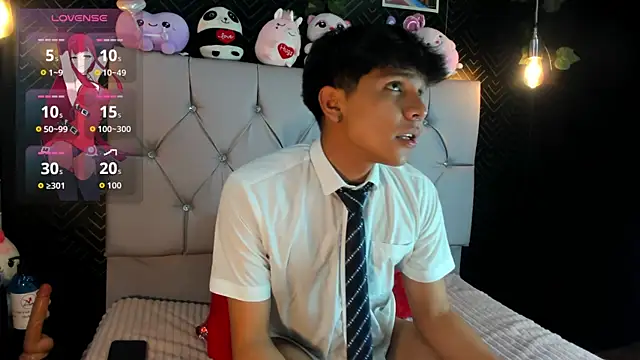 Snapshot of Thiago_Kozak chatting on 09/30/25, 12:43 Thiago Kozak online show from 09/30/25, 12:43