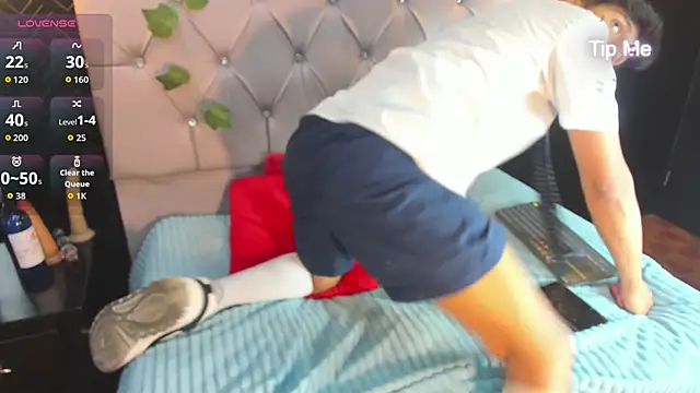 Snapshot of Thiago_Kozak chatting on 10/08/25, 11:52 Thiago Kozak online show from 10/08/25, 11:52