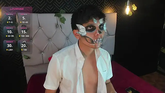 Snapshot of Thiago_Kozak chatting on 10/24/25, 12:56 Thiago Kozak online show from 10/24/25, 12:56