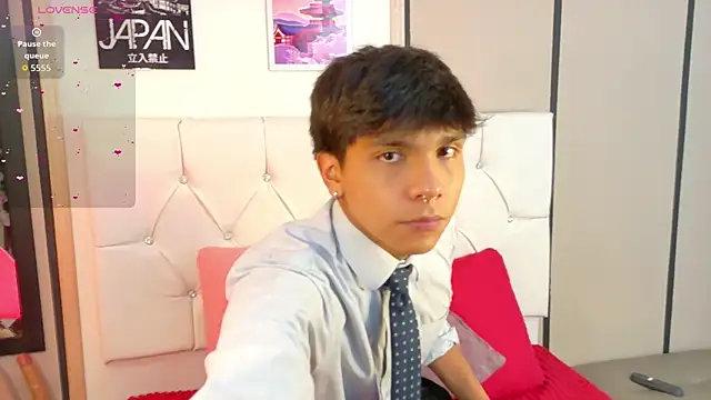 Snapshot of Thiago_Kozak chatting on 11/05/25, 12:49 Thiago Kozak online show from 11/05/25, 12:49