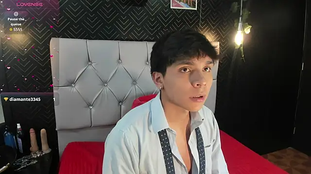 Snapshot of Thiago_Kozak chatting on 11/07/25, 01:00 Thiago Kozak online show from 11/07/25, 01:00