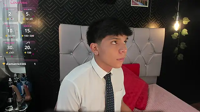 Snapshot of Thiago_Kozak chatting on 11/15/25, 01:40 Thiago Kozak online show from 11/15/25, 01:40