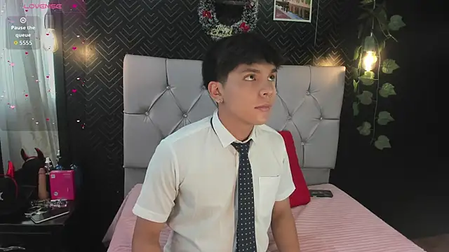 Snapshot of Thiago_Kozak chatting on 11/20/25, 12:38 Thiago Kozak online show from 11/20/25, 12:38