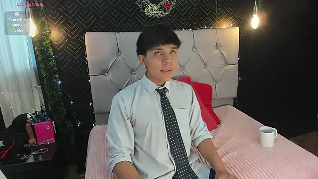 Snapshot of Thiago_Kozak chatting on 11/22/25, 12:59 Thiago Kozak online show from 11/22/25, 12:59