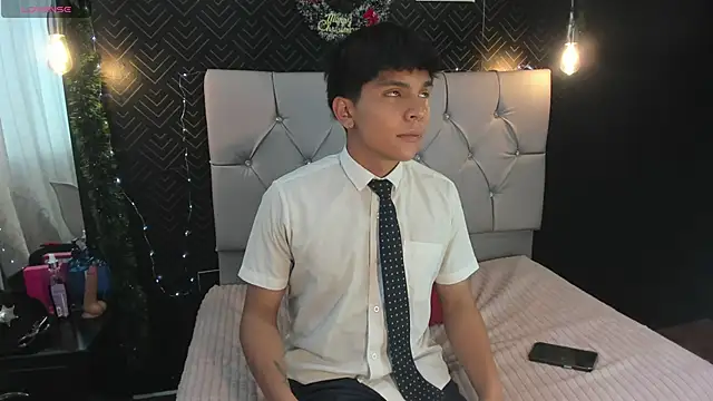 Snapshot of Thiago_Kozak chatting on 11/25/25, 12:38 Thiago Kozak online show from 11/25/25, 12:38