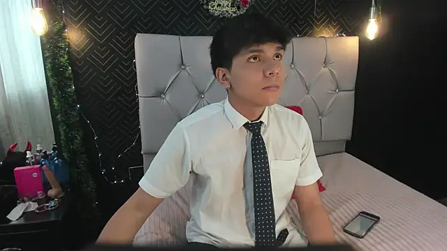 Snapshot of Thiago_Kozak chatting on 11/26/25, 01:56 Thiago Kozak online show from 11/26/25, 01:56