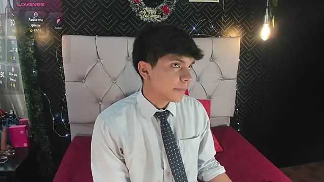 Snapshot of Thiago_Kozak chatting on 12/01/25, 12:10 Thiago Kozak online show from 12/01/25, 12:10