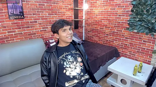 Thiago Kozak online show from 07/15/26, 02:17