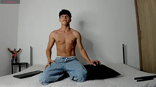 Snapshot of 2Amateur_Guys chatting on 11/26/25, 11:39 2Amateur Guys online show from 11/26/25, 11:39