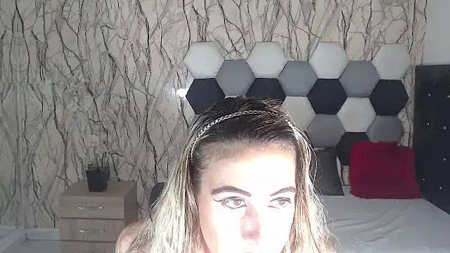 AntonellaBlanc online show from 11/15/25, 10:04