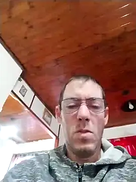 Snapshot of elpolaquin chatting on 05/13/26, 01:41 elpolaquin online show from 05/13/26, 01:41