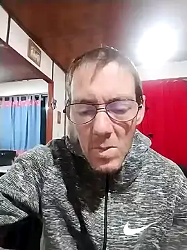 Snapshot of elpolaquin chatting on 05/14/26, 10:49 elpolaquin online show from 05/14/26, 10:49