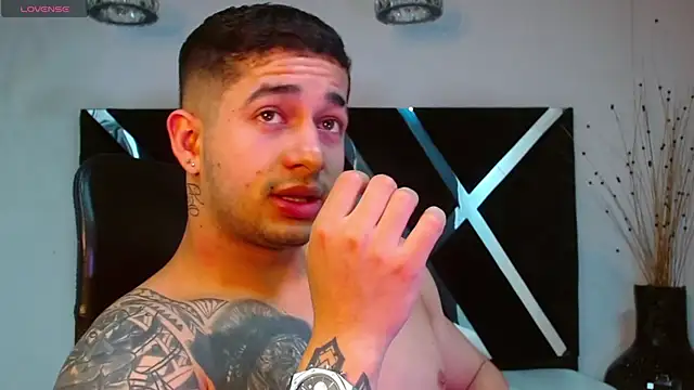 king falconer online show from 11/14/25, 01:15