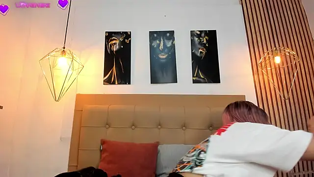 alesziarose online show from 10/05/25, 07:23