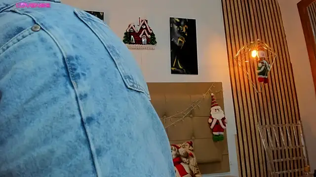 alesziarose online show from 12/01/25, 07:19