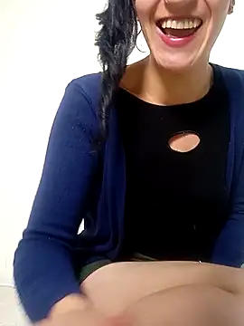 Snapshot of Oriana111 chatting on 11/17/25, 11:21 Oriana111 online show from 11/17/25, 11:21