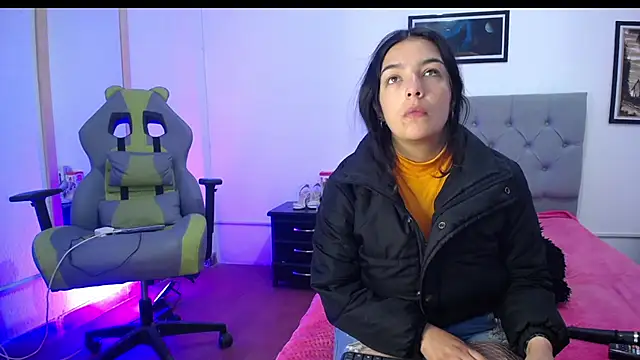 Esmeraldaa- online show from 09/25/25, 05:33