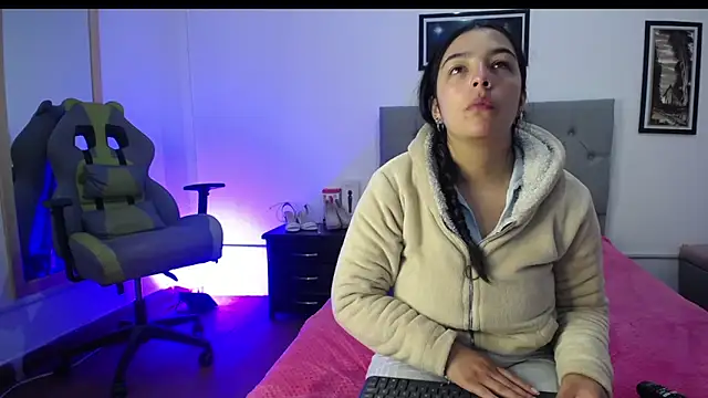 Esmeraldaa- online show from 09/27/25, 05:01