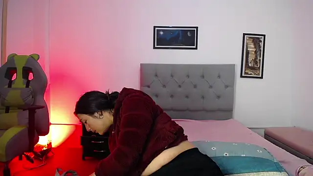 Esmeraldaa- online show from 10/10/25, 06:23