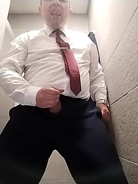 BigCristh79 online show from 11/08/25, 09:13