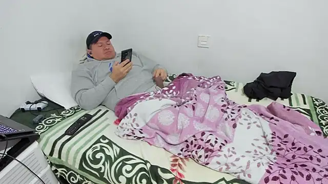 Snapshot of fuckynations chatting on 11/22/25, 01:43 fuckynations online show from 11/22/25, 01:43