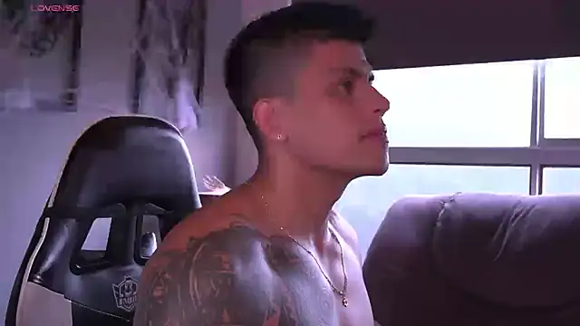 tyler muscle1 online show from 10/22/25, 05:56