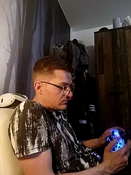 liema3156 online show from 04/28/26, 06:57