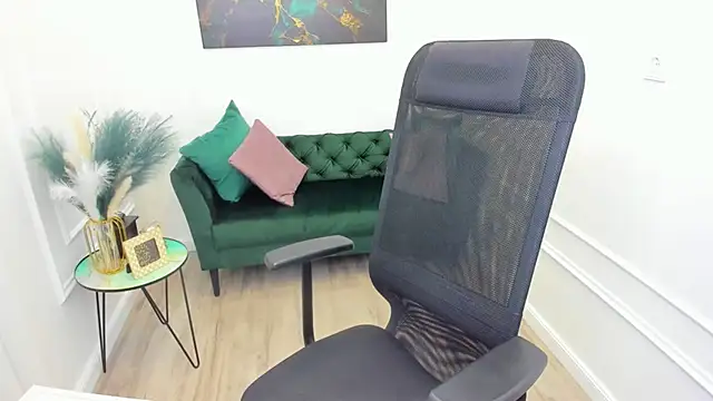 Snapshot of MariaRobinsone chatting on 04/03/26, 11:30 MariaRobinsone online show from 04/03/26, 11:30