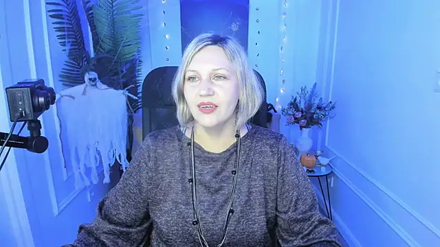 NinaStarle online show from 10/17/25, 04:48