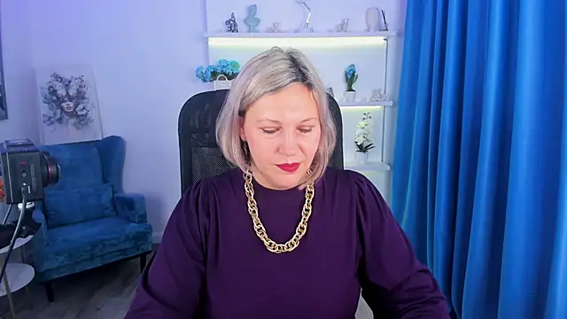 NinaStarle online show from 11/21/25, 04:22