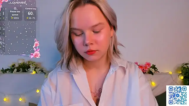 girlllsooft online show from 11/10/25, 01:37