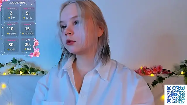 girlllsooft online show from 11/26/25, 10:44