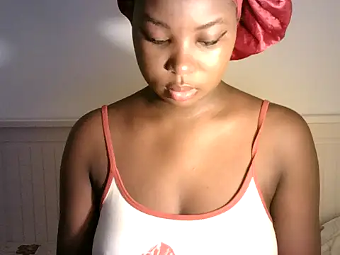 Snapshot of zoe215 chatting on 06/30/26, 10:27 zoe215 online show from 06/30/26, 10:27