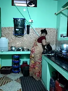 Snapshot of tamilaruvi chatting on 05/25/26, 04:18 tamilaruvi online show from 05/25/26, 04:18