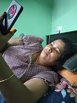 Snapshot of tamilaruvi chatting on 06/18/26, 04:57 tamilaruvi online show from 06/18/26, 04:57