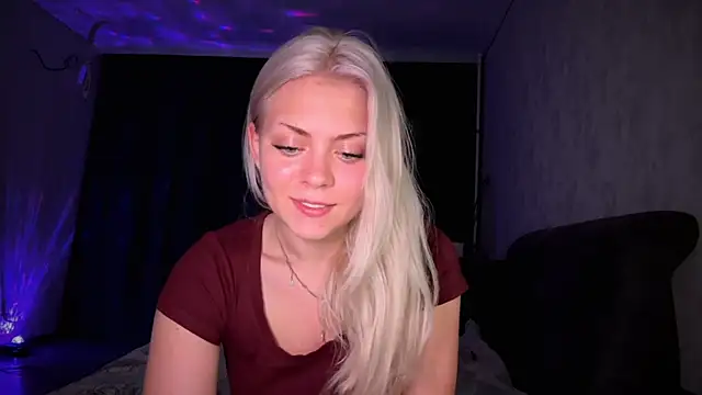Snapshot of AliceOceanEye chatting on 10/12/25, 02:05 AliceOceanEye online show from 10/12/25, 02:05