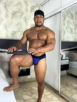 Travis lenox  online show from 10/26/25, 02:50