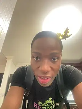 Snapshot of CharlesBrown_ chatting on 05/07/26, 12:21 CharlesBrown online show from 05/07/26, 12:21