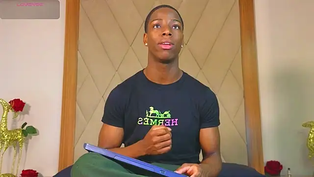 Snapshot of CharlesBrown_ chatting on 05/20/26, 01:28 CharlesBrown online show from 05/20/26, 01:28