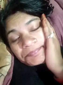 Snapshot of couple_71 chatting on 11/28/25, 08:11 couple 71 online show from 11/28/25, 08:11