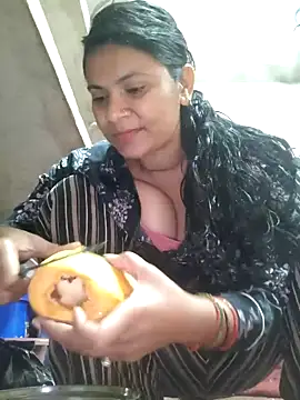 couple 71 online show from 02/15/26, 05:04