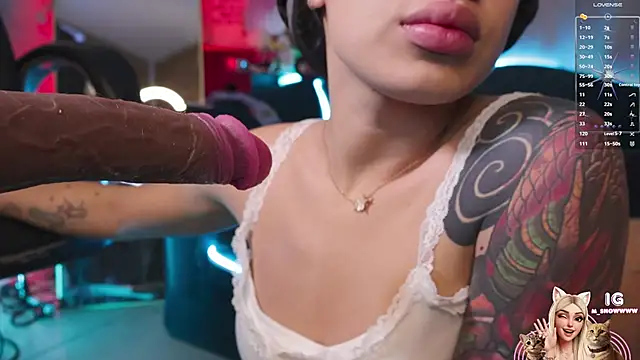 Snapshot of Miila_snow chatting on 02/18/26, 11:39 Miila snow online show from 02/18/26, 11:39